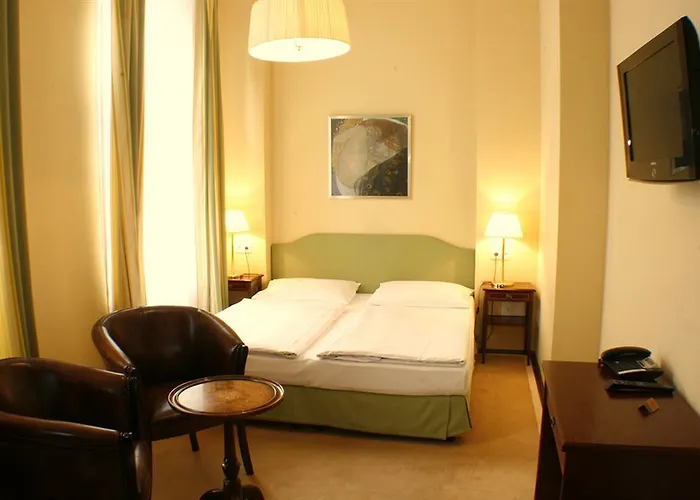 מלון Timeout Hotel, 5 Min To Center, Self Check In 2*